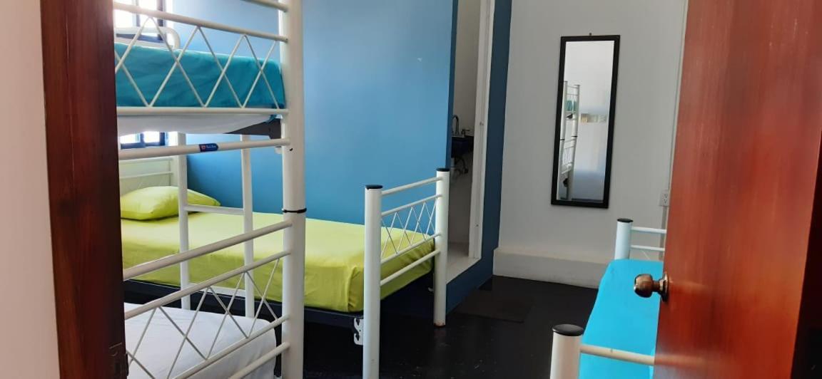 Hostal Azul Y Blanco سانتا كروز هواتولكو المظهر الخارجي الصورة