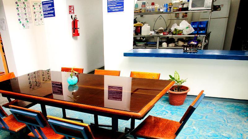 Hostal Azul Y Blanco سانتا كروز هواتولكو المظهر الخارجي الصورة